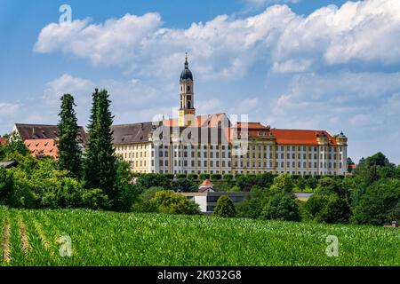 Die Reichsabtei Ochsenhausen war von 1090 bis 1803 ein Benediktinerkloster, das dem Heiligen Georg geweiht war. Stockfoto