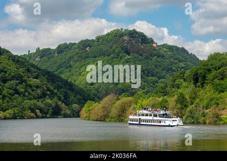 Passagierschiff auf der Saar bei Serrig, i.. H. Klause in Kastel-Staadt, Saar, Saartal, Naturpark Saar Hunsrück, Rheinland-Pfalz, Deutschland Stockfoto