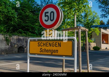 Stadtschild in Schengen, Benelux, Benelux-Länder, Kanton Remich, Luxemburg Stockfoto