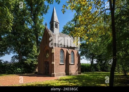 Deutschland, Ahaus, Westmuensterland, Münsterland, Westfalen, Nordrhein-Westfalen, Ahaus-Ammeln, Ammelner-Kapelle, Backsteingebäude, neugotischer Stil Stockfoto