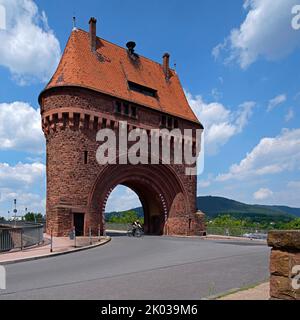 Brückentor auf der Hauptbrücke, Miltenberg, Bayern, Unterfranken, Franken, Deutschland Stockfoto