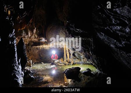 Tropfsteinhöhle, Grotte du Château de la Roche Stockfoto