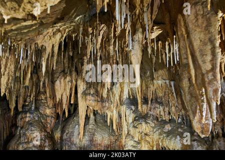 Tropfsteinhöhle, Grotte du Château de la Roche Stockfoto