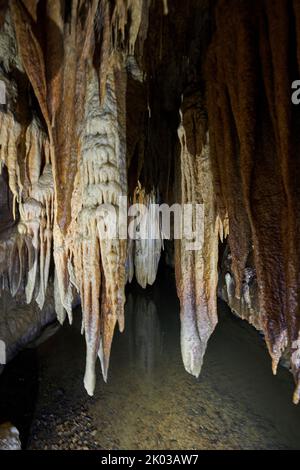 Tropfsteinhöhle, Grotte du Château de la Roche Stockfoto