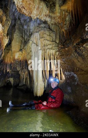 Tropfsteinhöhle, Grotte du Château de la Roche Stockfoto