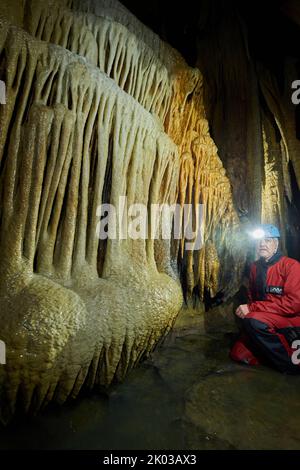 Tropfsteinhöhle, Grotte du Château de la Roche Stockfoto