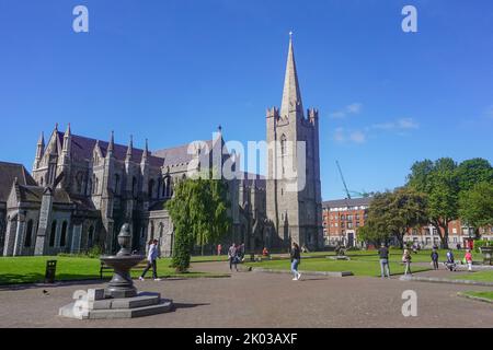 Dublin, Irland: Die St. Patrick’s Cathedral wurde 1191 als römisch-katholische Kathedrale gegründet und ist derzeit die nationale Kathedrale der Kirche von Irland. Stockfoto