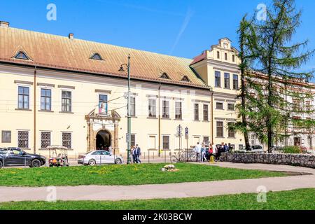 Der Bischofspalast in Krakau ist der Sitz der Krakauer Metropolregion Kurie in Krakau, Polen. Stockfoto