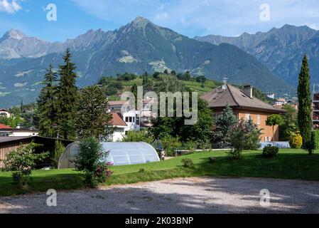 Gewächshaus, Garten, Hotelanlage, Kurstadt Meran, Südtirol, Italien Stockfoto