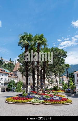 Kurpromenade mit Palmen, Meran, Südtirol, Italien Stockfoto
