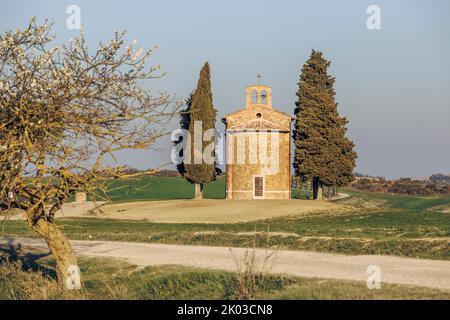 Capella della Madonna di Vitaleta in der Nähe von Pienza, Toskana, Italien Stockfoto