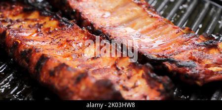 Leckere Spareribs auf dem Grill Stockfoto