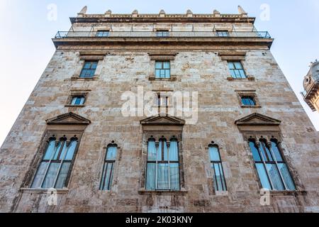 Ein mittelalterliches Gebäude, das vom Palau de la Generalitat Valenciana, Spanien, bewohnt wird Stockfoto