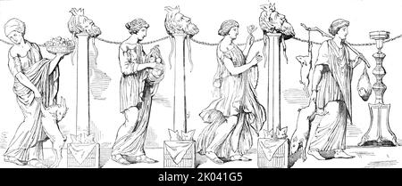 Interessante griechische Vase, entdeckt in Capua, 1854. Detail aus alter Keramik, die in Italien gefunden wurde. „Signor Riccio [ausgegraben]... alle Stücke eines Cantharus, der, wenn er zusammengenommen ein Beispiel griechischer Kunst darstellt, das vielleicht in Terrakotta unerreicht ist. Signor Riccio hat mir erlaubt, eine Zeichnung aus den Reliefs dieser wunderschönen Vase zu machen... die er als ein Hochzeitsgeschenk betrachtet. Die vier Jahreszeiten umschließen den Cantharus, geteilt durch bacchische Embleme und festliche Dekorationen. Zuerst, nach dem Kandelaber, kommt Winter (reich an den Beute der Jagd), die Saison von t betrachtet Stockfoto