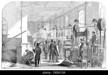 The Bank-Note Printing-Room, bei der Bank of England [in London], 1854. „Die Qualität und das Wasserzeichen des...Papiers haben in der neuen Note (jetzt zum Punkt, an die Öffentlichkeit ausgegeben zu werden) zu einem hohen Grad an Exzellenz gebracht worden. Die Formen, aus denen das Papier hergestellt wird, werden von Herrn Brewer ausgeführt, der zusammen mit Herrn Smith eine sehr wertvolle Erfindung patentiert hat, Die auf der Großen Ausstellung von 1851 mit einer Medaille belohnt wurde..."die Bank of England akzeptiert keine Sicherheit, die von niemandem besessen werden darf, der sich mit den folgenden Eigenschaften von Papier und Druck vertraut machen wird. Stockfoto