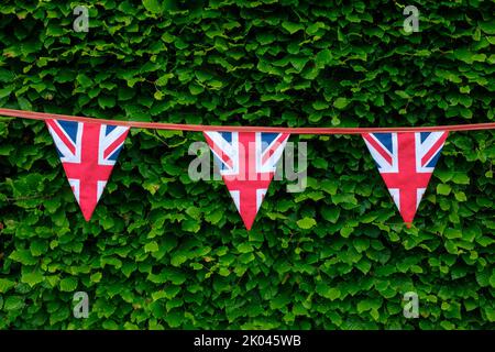 Auf einer Straßenparty anlässlich des Platin-Jubiläums Ihrer Majestät Königin Elizabeth II. Im ländlichen Dorf Turville, Buckinghamshire, Stockfoto