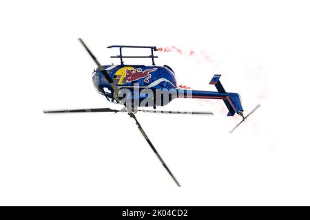 Der unglaubliche Red Bull Chopper bei der Stuart Air Show Stockfoto