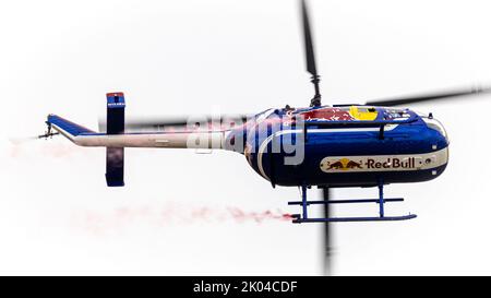 Der unglaubliche Red Bull Chopper bei der Stuart Air Show Stockfoto