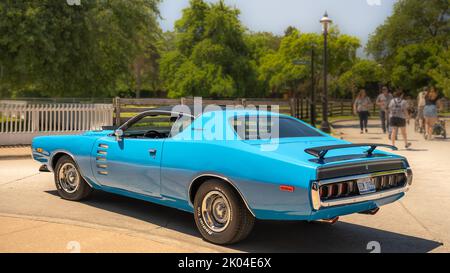 DEARBORN, MI/USA - 18. JUNI 2022: Ein 1972 Dodge Charger Rallye 340 Magnum auf der Henry Ford (THF) Motor Muster Car Show, Greenfield Village. Stockfoto