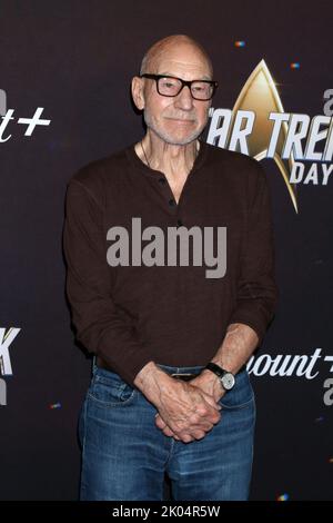 Los Angeles, Kalifornien. 8. September 2022. Patrick Stewart nimmt an der Paramount STAR TREK DAY-Party, Skirball Cultural Center, Los Angeles, CA, 8. September 2022 Teil. Kredit: Priscilla Grant/Everett Collection/Alamy Live Nachrichten Stockfoto