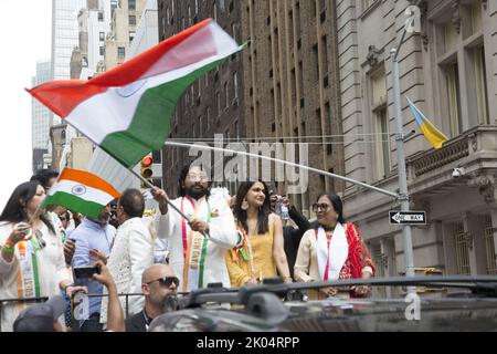 Der Ikonenstar und Tollywood-Held Allu Arjun war der Großmarschall bei der Parade zum India Day, die am Sonntag, dem 21. August in New York City stattfand. Die Parade markiert auch den 75.. Jahrestag der indischen Unabhängigkeit in diesem Jahr 2022.7 5.. Jahrestag der indischen Unabhängigkeitstag Parade auf der Madison Avenue in New York City. Stockfoto