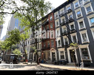 West 47. Street im Viertel Hell's Kitchen in Manhattan, New York City. Stockfoto