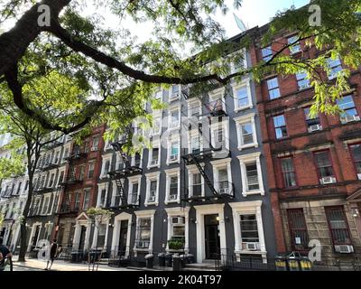 West 47. Street im Viertel Hell's Kitchen in Manhattan, New York City. Stockfoto