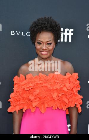 Toronto, Kanada. 09. September 2022. Viola Davis kommt bei der Premiere von The Woman King am 9. September 2022 während des Toronto International Film Festival 2022 in Toronto, Kanada, an. (Foto von Dominic Chan/Sipa USA) Quelle: SIPA USA/Alamy Live News Stockfoto