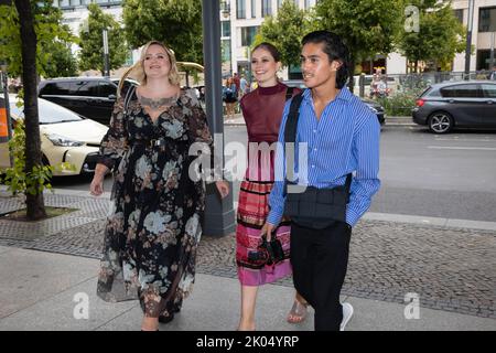 Ankündigung zur Anja Gockel Fashion Show S23 'Move On' auf der Berlin Fashion Week Frühjahr/Sommer 2023 im Hotel Adlon Kempinski. Berlin, 06.09.2022 Stockfoto