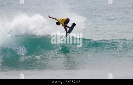 San Clemente, Kalifornien, USA. 8. September 2022. DER BRASILIANER PHILIP TOLEDO ist beim Rip Curl WSL Finale in Lower Trestles, San Clemente, im Einsatz. (Bild: © Jon Gaede/ZUMA Press Wire) Bild: ZUMA Press, Inc./Alamy Live News Stockfoto