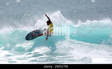 San Clemente, Kalifornien, USA. 8. September 2022. DER BRASILIANER PHILIP TOLEDO ist beim Rip Curl WSL Finale in Lower Trestles, San Clemente, im Einsatz. (Bild: © Jon Gaede/ZUMA Press Wire) Bild: ZUMA Press, Inc./Alamy Live News Stockfoto