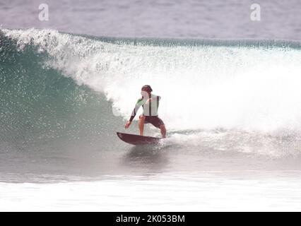 San Clemente, Kalifornien, USA. 8. September 2022. ITALO FERREIRA aus Brasilien im Einsatz beim Rip Curl WSL Finale in Lower Trestles, San Clemente. (Bild: © Jon Gaede/ZUMA Press Wire) Bild: ZUMA Press, Inc./Alamy Live News Stockfoto