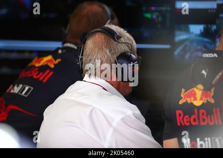 Monza, Italien. 27. Januar 2022. Helmut Marko ehemaliger Profi-Rennfahrer und aktueller Berater der Formel-1-Teams der Red Bull GmbH und Leiter des Fahrerentwicklungsprogramms von Red Bull während des italienischen GP, 8-11. September 2022 auf der Monza-Strecke, Formel 1 Weltmeisterschaft 2022. Kredit: Unabhängige Fotoagentur/Alamy Live Nachrichten Stockfoto