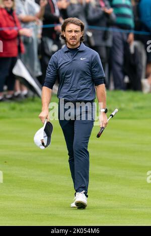 Virginia Water, Großbritannien. 08. September 2022. Tommy Fleetwood (eng) nähert sich dem 18. Green während der BMW PGA Championship 2022 Tag 1 im Wentworth Club, Virginia Water, Großbritannien, 8.. September 2022 (Foto von Richard Washbrooke/News Images) in Virginia Water, Großbritannien am 9/8/2022. (Foto von Richard Washbrooke/News Images/Sipa USA) Quelle: SIPA USA/Alamy Live News Stockfoto