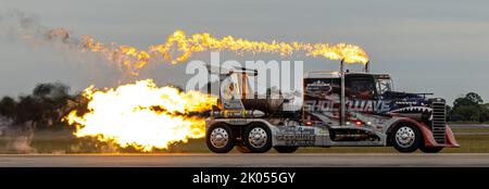 Der unglaubliche Chris Darnell bei der Stuart Air Show Stockfoto