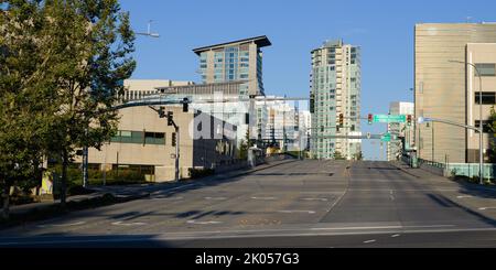 Bellevue, WA, USA - 08. September 2022; verlassene NE 10. Street in Bellevue Washington Stockfoto