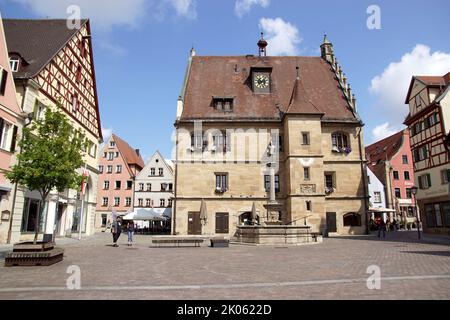 Historisches Rathaus, Platz, Restaurants, Weissenburg in Bayern, Deutschland Stockfoto