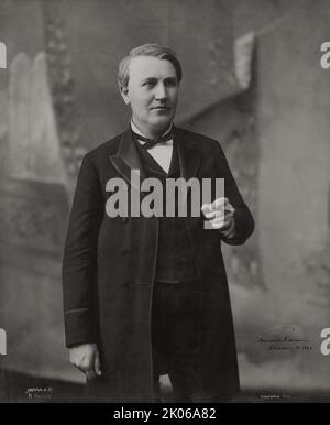 Porträt von Thomas Alva Edison. Monumentales signiertes Präsentationsfoto vom 18. Dezember 1892 Stockfoto