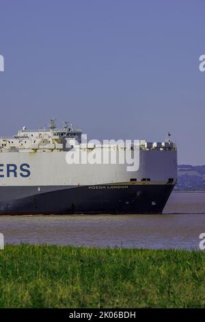 RoRo Richtung Hafen Stockfoto