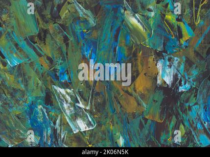 Abstrakter, dunkler, rauer Hintergrund. Farbenfrohe, tiefe künstlerische Kulisse. Schwarze, blaue, grüne, weiße, gelbe Pinselstriche auf Papier. Stockfoto