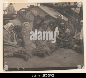 Gruppe von Emigranten (Frauen und Kinder) aus Osteuropa an Deck der SS Amsterdam, 1899. Stockfoto