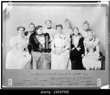 Frau Cleveland und die Damen des Kabinetts, nein 2, c1897. Frances Folsom Cleveland und die Frauen der Kabinettsmitglieder. ['Jane P. Francis; Miss Morton; M.J. Carlisle; Olive Harmon; Frances Cleveland; Juliet K. Lamont; Agnes P. Olney; Leila Herbert; Nannie H. Wilson'. Frances Cleveland, Ehefrau von Präsident Grover Cleveland, wurde mit 21 Jahren First Lady. Sie ist die jüngste Frau eines amtierenden Präsidenten]. Stockfoto