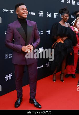 Toronto, Kanada. 9.. September 2022. John Boyega nimmt 2022 am Toronto International Film Festival Teil - Premiere von „The Woman King“ Kredit: Sharon Dobson/Alamy Live News Stockfoto