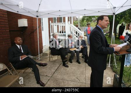 Sekretär Alphonso Jackson in St. Louis, Missouri, mit dem ehemaligen Sekretär Jack Kemp und dem Bürgerrechtführer Benjamin Hooks. Stockfoto