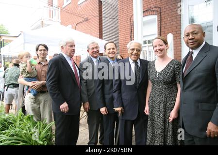 Sekretär Alphonso Jackson in St. Louis, Missouri, mit dem ehemaligen Sekretär Jack Kemp und dem Bürgerrechtführer Benjamin Hooks. Stockfoto