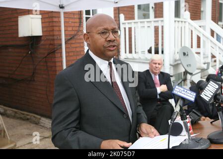 Sekretär Alphonso Jackson in St. Louis, Missouri, mit dem ehemaligen Sekretär Jack Kemp und dem Bürgerrechtführer Benjamin Hooks. Stockfoto