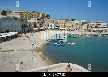 Alter Hafen in Bisceglie, Apulien, Süditalien Stockfoto