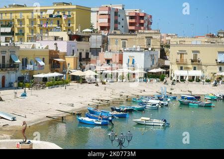 Alter Hafen in Bisceglie, Apulien, Süditalien Stockfoto