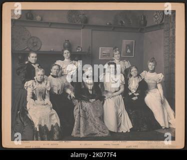 Frau Frances F. Cleveland und Damen des Kabinetts, 4. Januar 1897, c1897. Das Foto zeigt ein Gruppenporträt von Frau Frances (Folsom) Cleveland [Ehefrau von Präsident Grover Cleveland] und den Damen des Kabinetts: Frau Morton, Nannie H. Wilson, Olive Harmon, Jane P. Francis, M.J. Carlisle, Juliet K. Lamont, Agnes P. Olney und Leila Herbert. Stockfoto