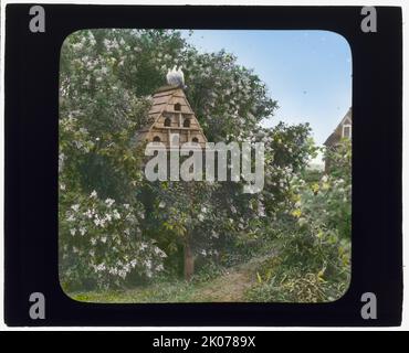 „Grey Gardens“, Robert Carmer Hill House, Lily Pond Lane, East Hampton, New York, c1914. Hausarchitektur: Joseph Greenleaf Thorp, 1897. Landschaft: Anna Gilman (Frau Robert C.) Hügel. Stockfoto